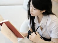 Em học sinh dâm đãng