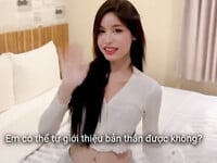 Em bé này xinh quá Lồn siêu hồng