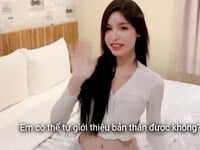 Em bé này xinh quá Lồn siêu hồng