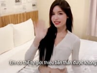 Em bé này xinh quá Lồn siêu hồng