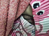 Quay lén chị gái họ đang ngủ