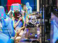 Em gái cosplay đi net để public và cái kết (PIC)