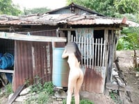 Mấy khi được về quê nên em đi public một tí hihi