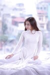 Em mẫu ruột nude cùng bộ trang phục áo dài