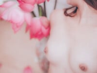 Em mẫu ruột nude cùng bộ trang phục áo dài