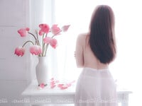 Em mẫu ruột nude cùng bộ trang phục áo dài
