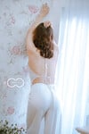 Em mẫu ruột nude cùng bộ trang phục áo dài