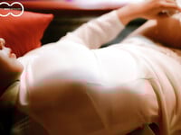 Em mẫu ruột nude cùng bộ trang phục áo dài