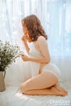 Em mẫu ruột nude cùng bộ trang phục áo dài