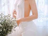 Em mẫu ruột nude cùng bộ trang phục áo dài