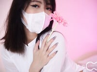 Em mẫu ruột nude cùng bộ trang phục áo dài