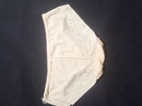 Chụp lén bà cô lộ quần lót