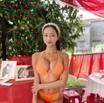 lột đồ em gái mặt hơi xấu