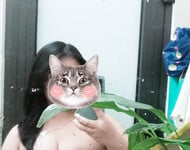 Em gái ruột bảo quyên