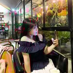 Lột các em nữ dâm dục