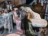 Người Mẫu Trong Trang Phục Ren Đen Dáng Đẹp