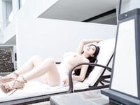 Album: Sự Quyến Rũ Quý Phái Với Chiếc Đầm Trắng Tinh Khiết