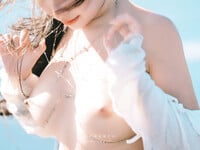 Album : Bikini - Nude  Tại Bãi Biển Của Người Mẫu Xinh