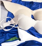 Áo ngực em sinh viên Văn Hiến