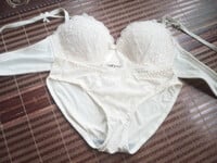 quần lót của chị gái mới mượng được