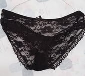 Chụp hình trộm quần lót mấy ẻm