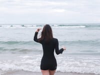 Hè đến được đi chơi biển nè