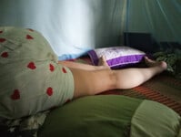 Chụp lén chị đang ngủ mời mọi người thưởng thức