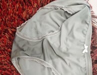 Cần người qua phụ giặt đống đồ dơ🙄