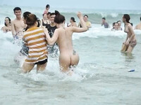 Những khoảnh khắc lộ hàng khó đỡ của người nổi tiếng