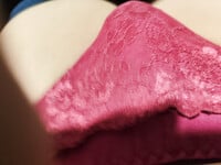 Mặc đồ lót của mẹ sướng vãi😩