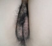 Khoe cái lồn to đầy lông