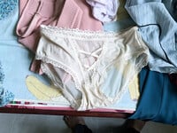 Quần lót cực dâm của cô giáo u50