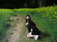 Em chỉ có thể khỏa thân để thõa mãn cơn nứng mà thôi