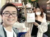 Duyên Bướm: Cô thư ký dâm đãng dùng lồn ký hợp đồng