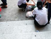 Mấy em gái NTMK trong bóng chuyền