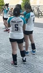 Mấy em gái NTMK trong bóng chuyền