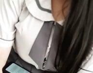 Muốn mở luôn cái cúc quá