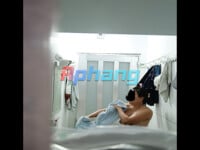 Quay lén tắm ST LeHoangThuc