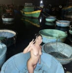 Lột đồ em gái Thuỷ Ly