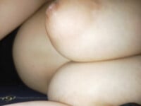 Chụp trộm vú to của chị lúc đang ngủ