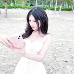 em là con đĩ thuỳ lồn to muốn bị các anh bắn lên mặt