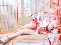 Cosplay genshin Yae Miko và Ei