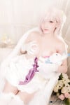 Gái xinh cosplay trong bồn tắm
