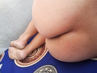 E gái khỏa thân khi ngủ