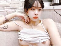 Vú to căng mọng nước