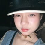 bắn lên mặt bé đii