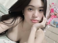 Gái xinh show bướm