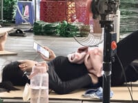 mấy pé vú to trong , non tơ