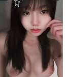 Em gái lột đồ nude