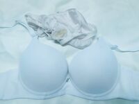 quần lót dính nước lồn gái xinh